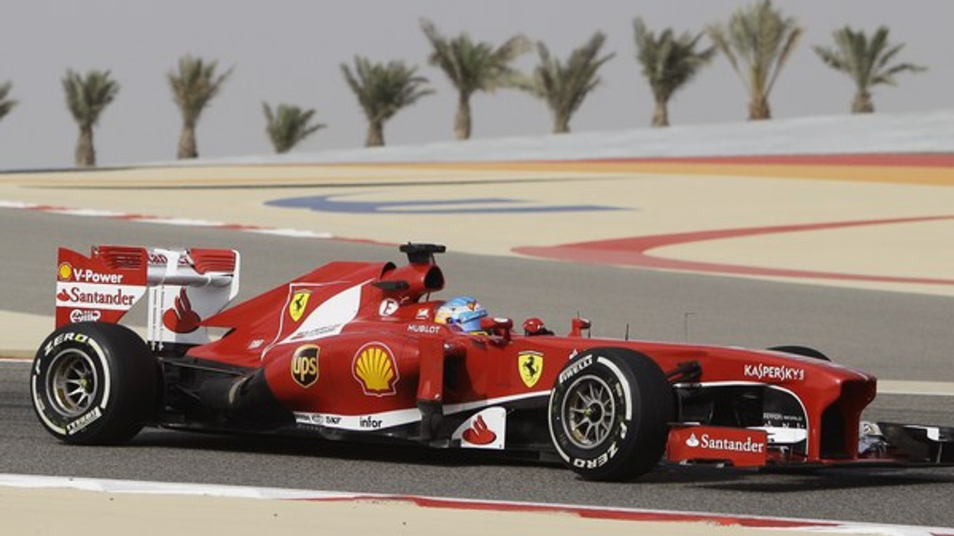 Španielsky pilot formuly 1 Fernando Alonso na Ferrari.