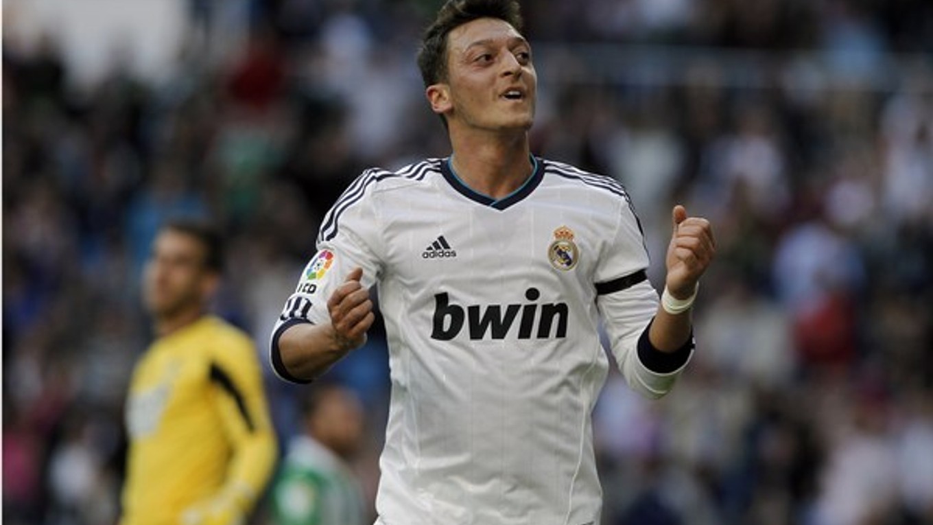 Nemec Mesut Özil je najdôležitejším spoluhráčom pre Ronalda. Prihral mu na najviac gólov.