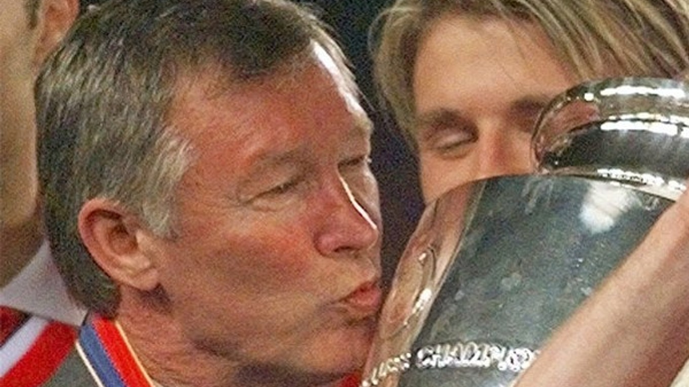 S trofejou pre víťaza Ligy majstrov v roku 1999.