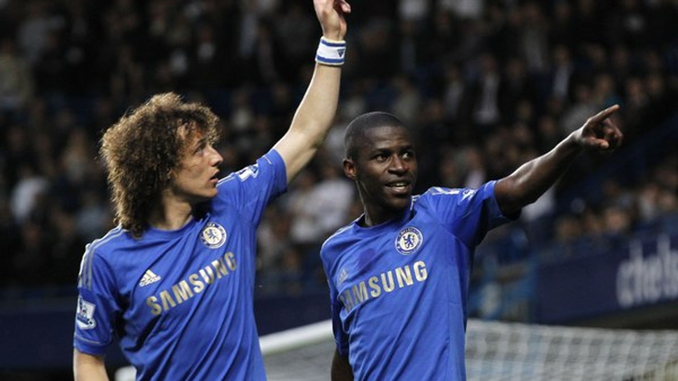 Ramires (vpravo) a David Luiz z Chelsea