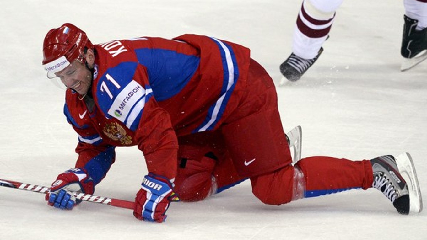 Ruský hokejista Iľja Kovaľčuk v zápase B-skupiny Rusko - Lotyšsko.