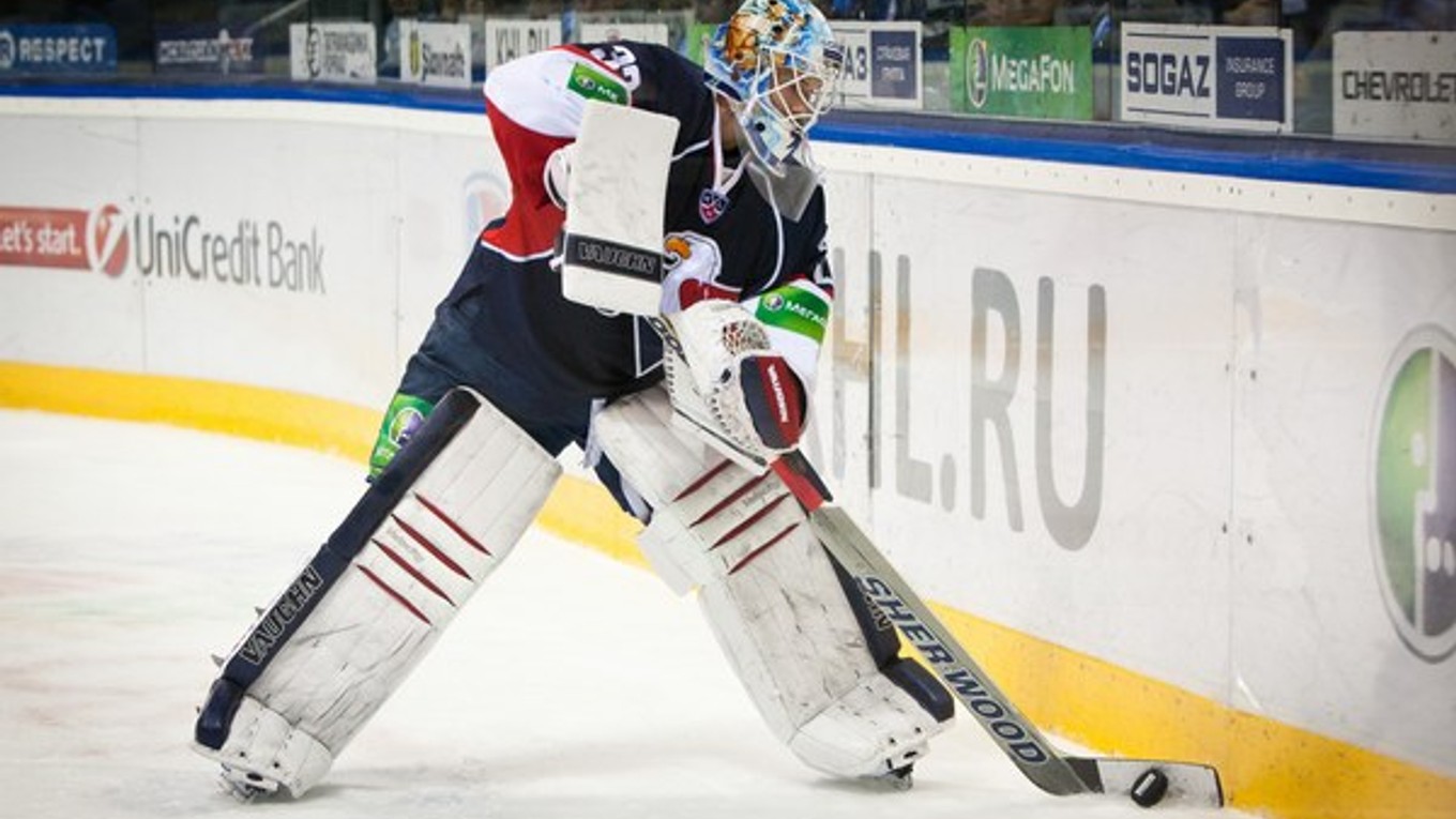 Jaroslav Janus odchytal 45 zo 49 zápasov Slovana. S priemerom 2,13 gólov na zápas a 93 percentnou úspešnosťou zákrokov patrí medzi desať najlepších brankárov KHL.