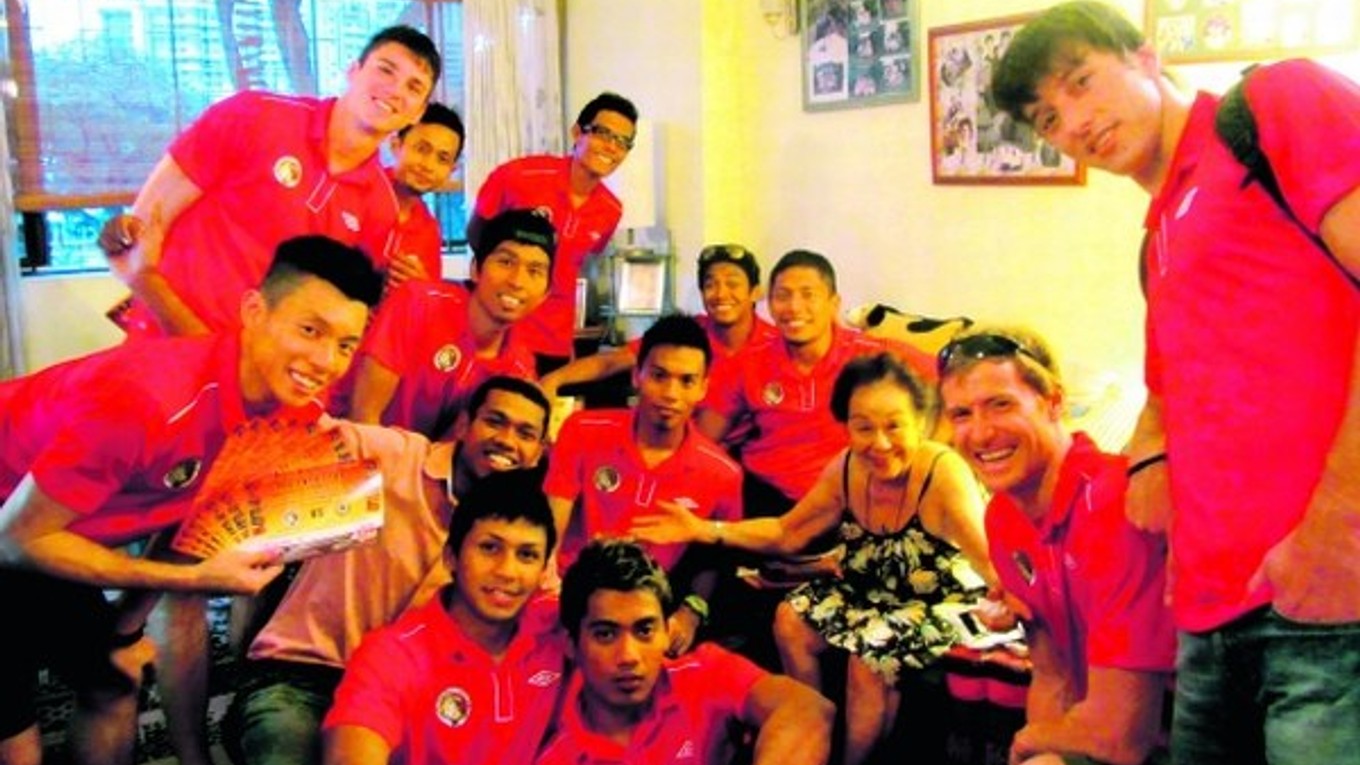 Futbalisti na jednej z návštev.