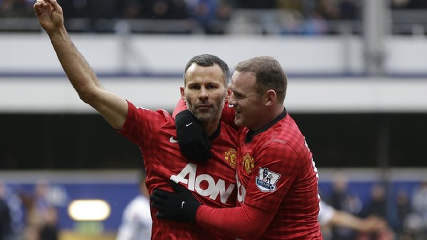 Ryan Giggs s Waynom Rooneym.