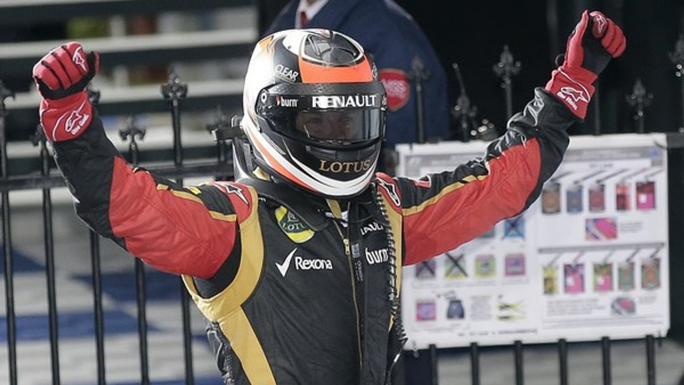 Kimi Räikkönen z tímu Lotus vyhral v Austrálii prvé preteky 19–dielneho seriálu MS formuly 1. Ďalšie sa idú v nedeľu 24. marca v Malajzii.