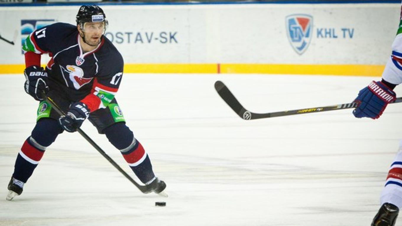 Ľubomír Višňovský je v KHL hráčom Slovana, v NHL má zmluvu s New York Islanders.
