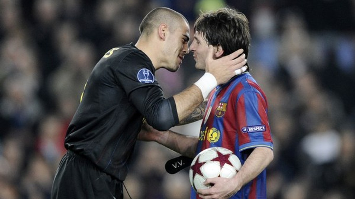 Valdés a Messi.