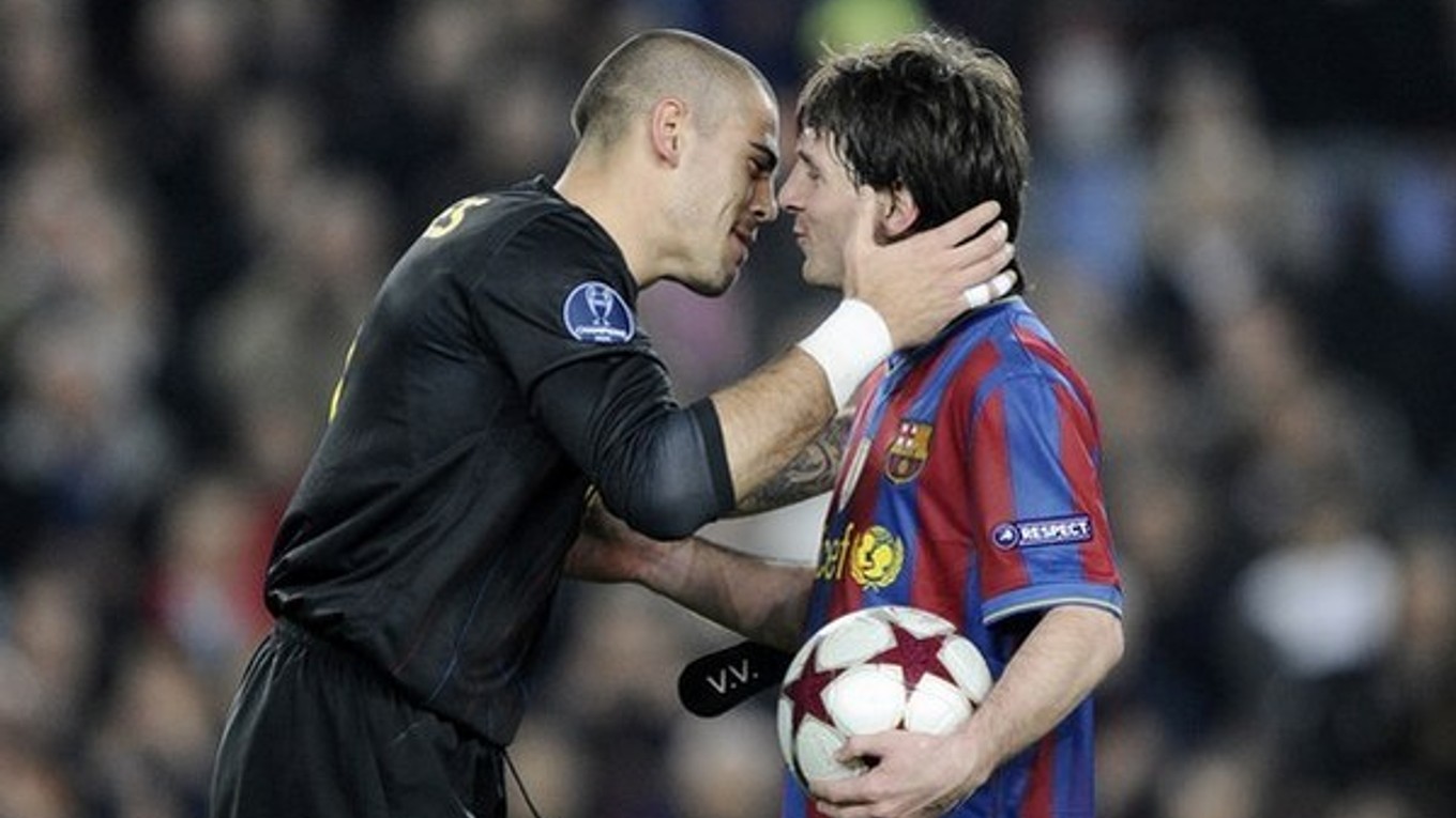 Valdés a Messi.