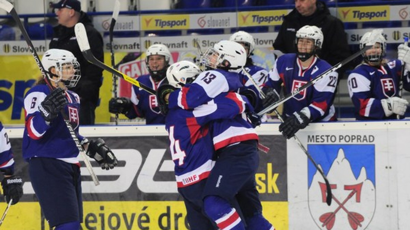 Hokejistky Slovenska si vyskúšali zimný štadión v Poprade v decembri 2012, vyhrali Turnaj štyroch krajín. V dňoch 7. - 10. februára budú mať výhodu domáceho prostredia v olympijskej kvalifikácii.