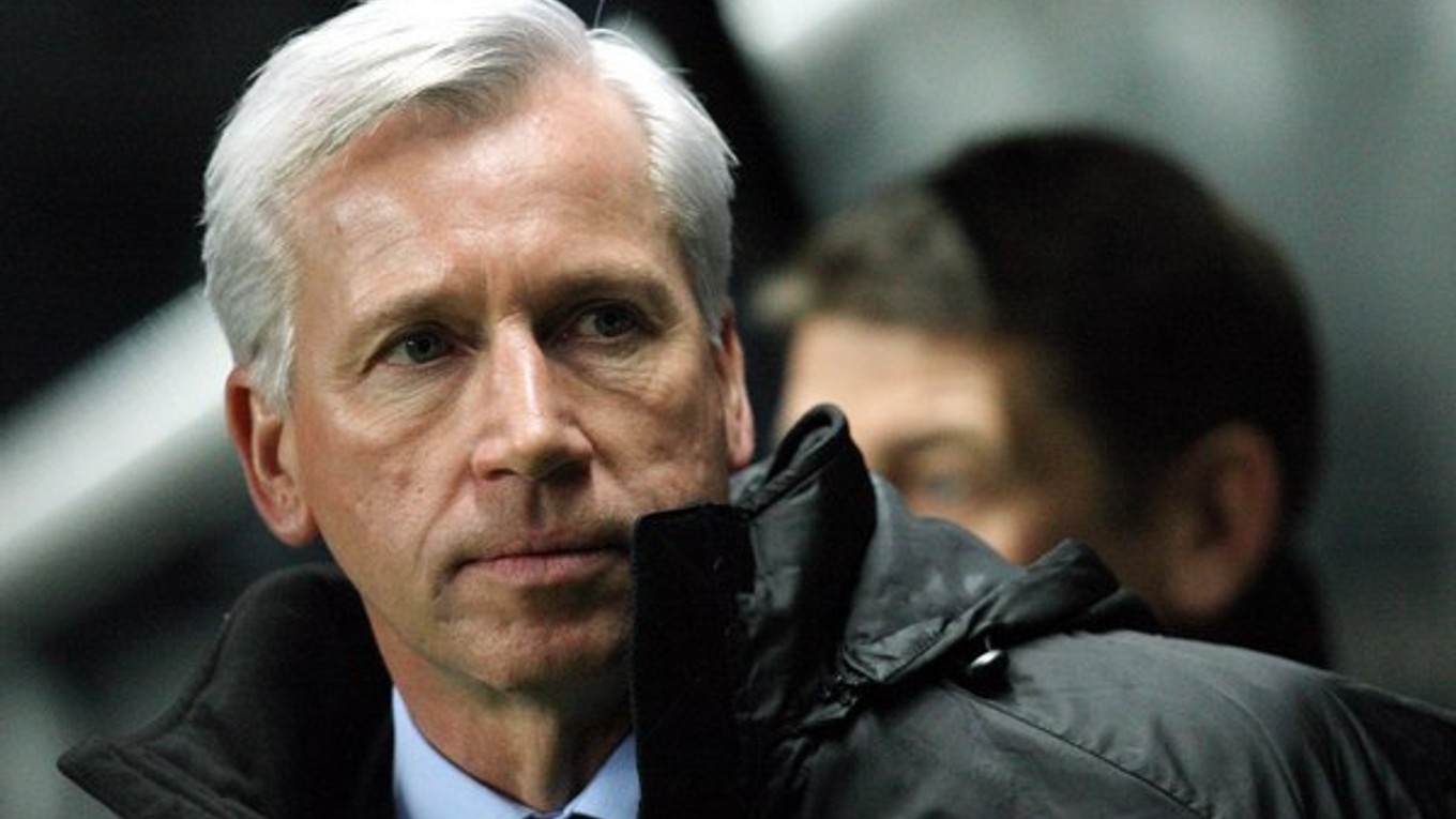 Tréner Newcastlu Pardew.