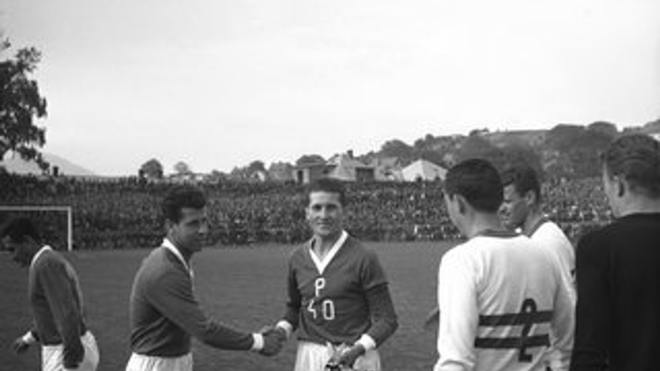 Ladislav Pavlovič (v strede) bol jedinečný vo výbere miesta pred bránou súpera a veľmi efektívny v koncovke.