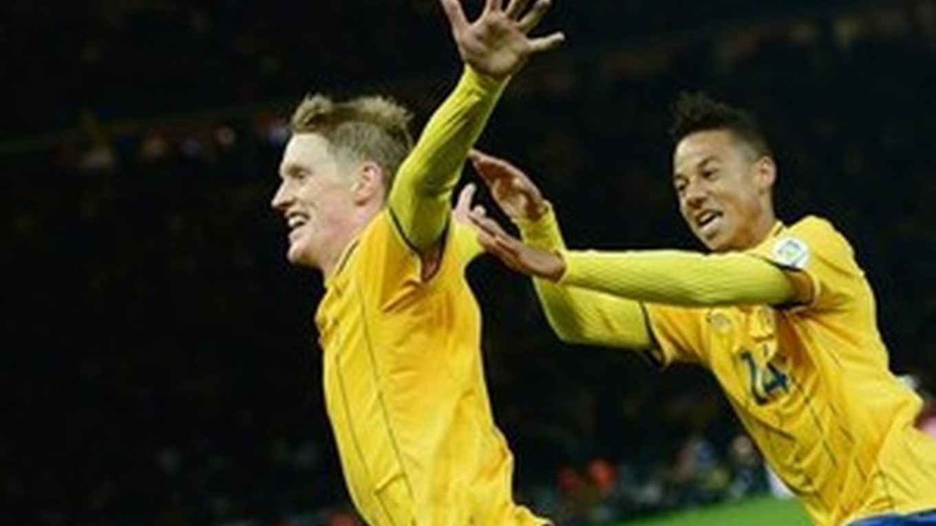 Švéd Elm vyrovnal na 4:4.