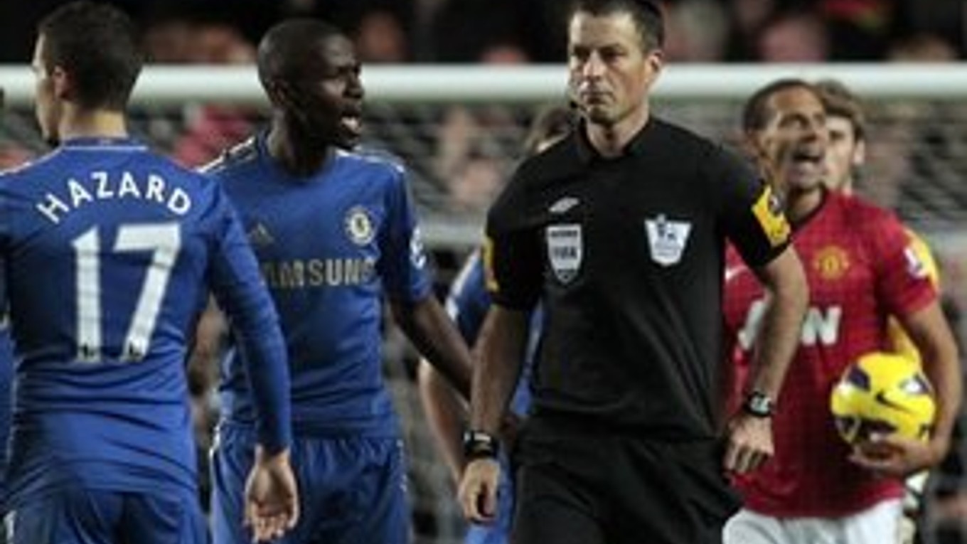 Hráči Chelsea majú ťažké srdce na rozhodcu Clattenburga.