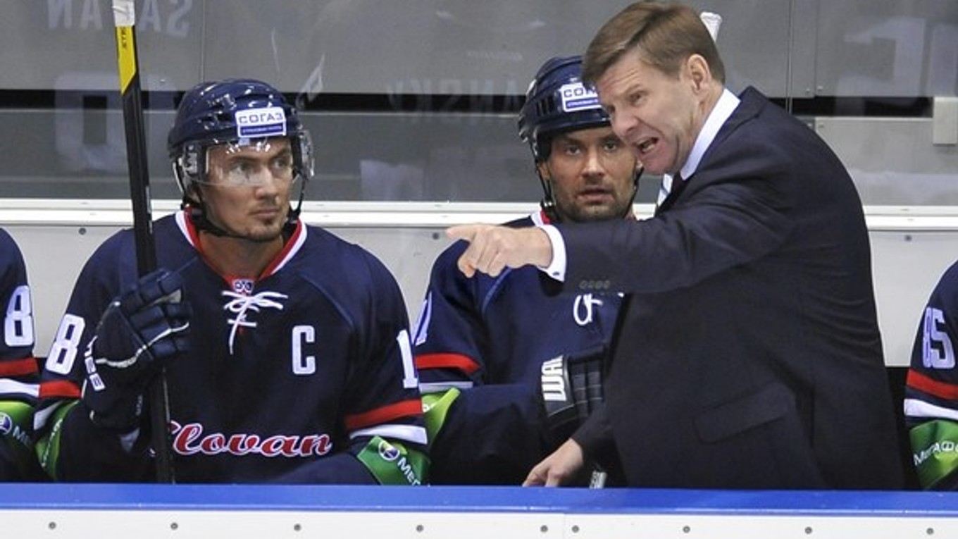 Tréner Čada, Ján Lipiansky a Miroslav Šatan (sprava).