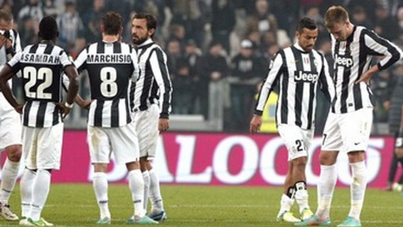 Vedúci Juventus Turín prehral s Interom Miláno 1:3, hoci vyhrával už od úvodnej minúty.