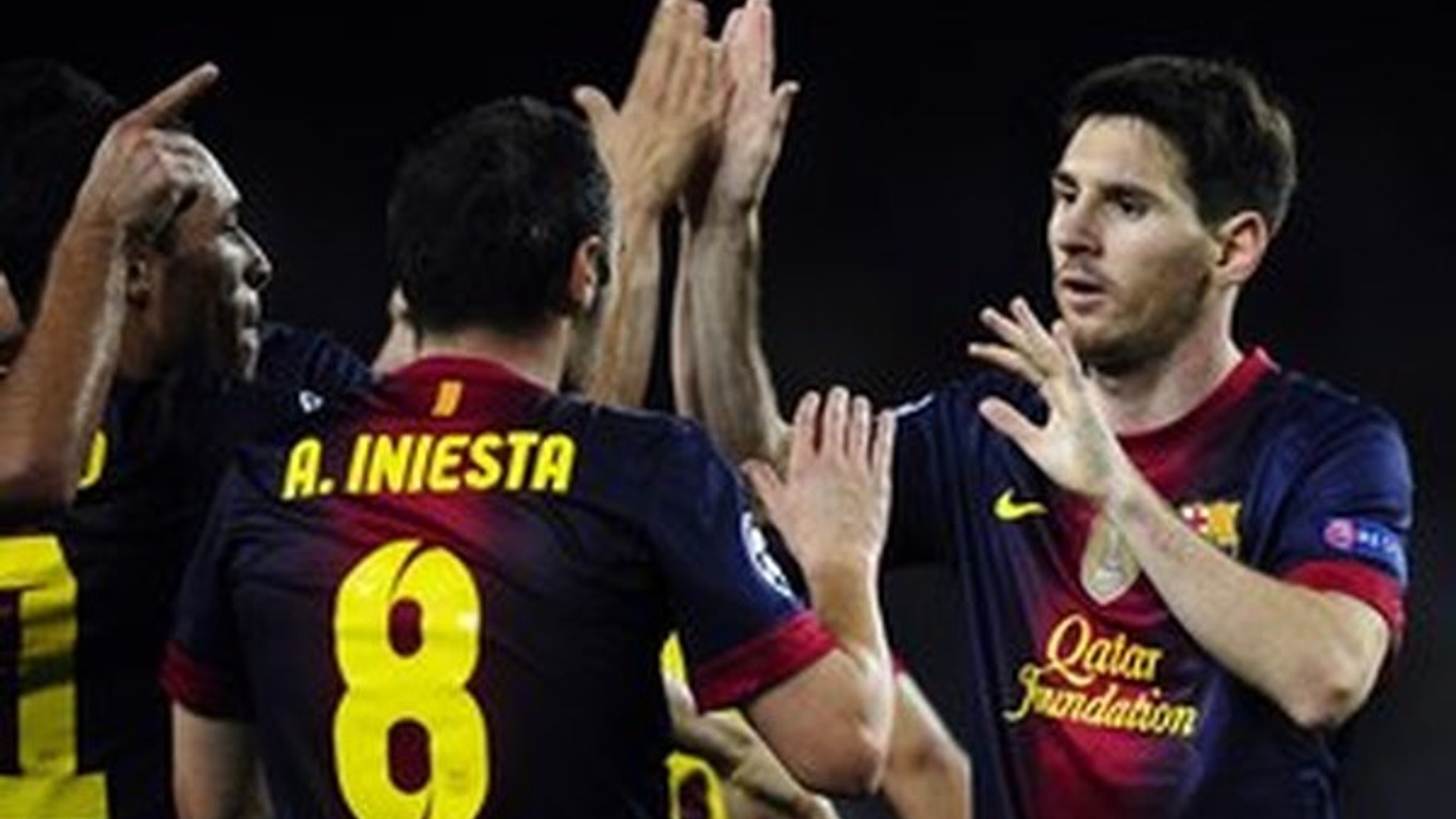 Messi (vpravo) popiera spory v barcelonskom klube a naopak vyzdvihuje súdržnosť tímu.