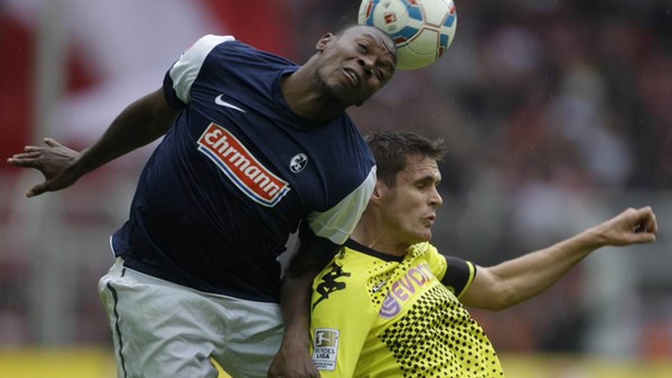 Karim Guédé v drese Freiburgu.