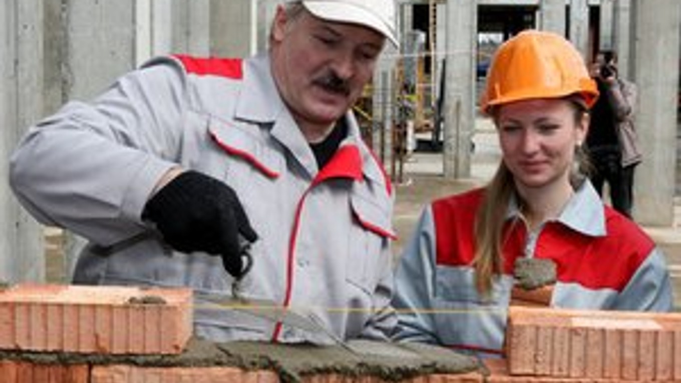 Prezident Lukašenko berie MS v hokeji najmä ako propagáciu svojho režimu.