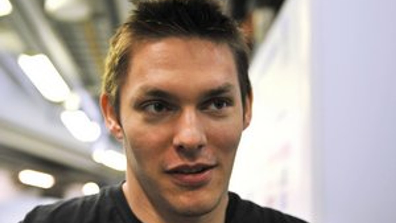 Útočník Juraj Mikúš bude hrať za HC Lev aj v ďalšej sezóne.