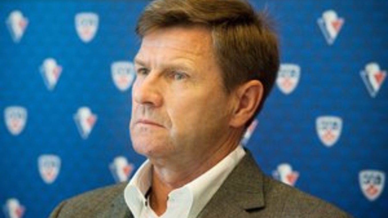 Tréner Rostislav Čada sa vracia do Slovana po vyše piatich rokoch. Za asistentov si vybral Svatopluka Číhala a Romana Stantiena.