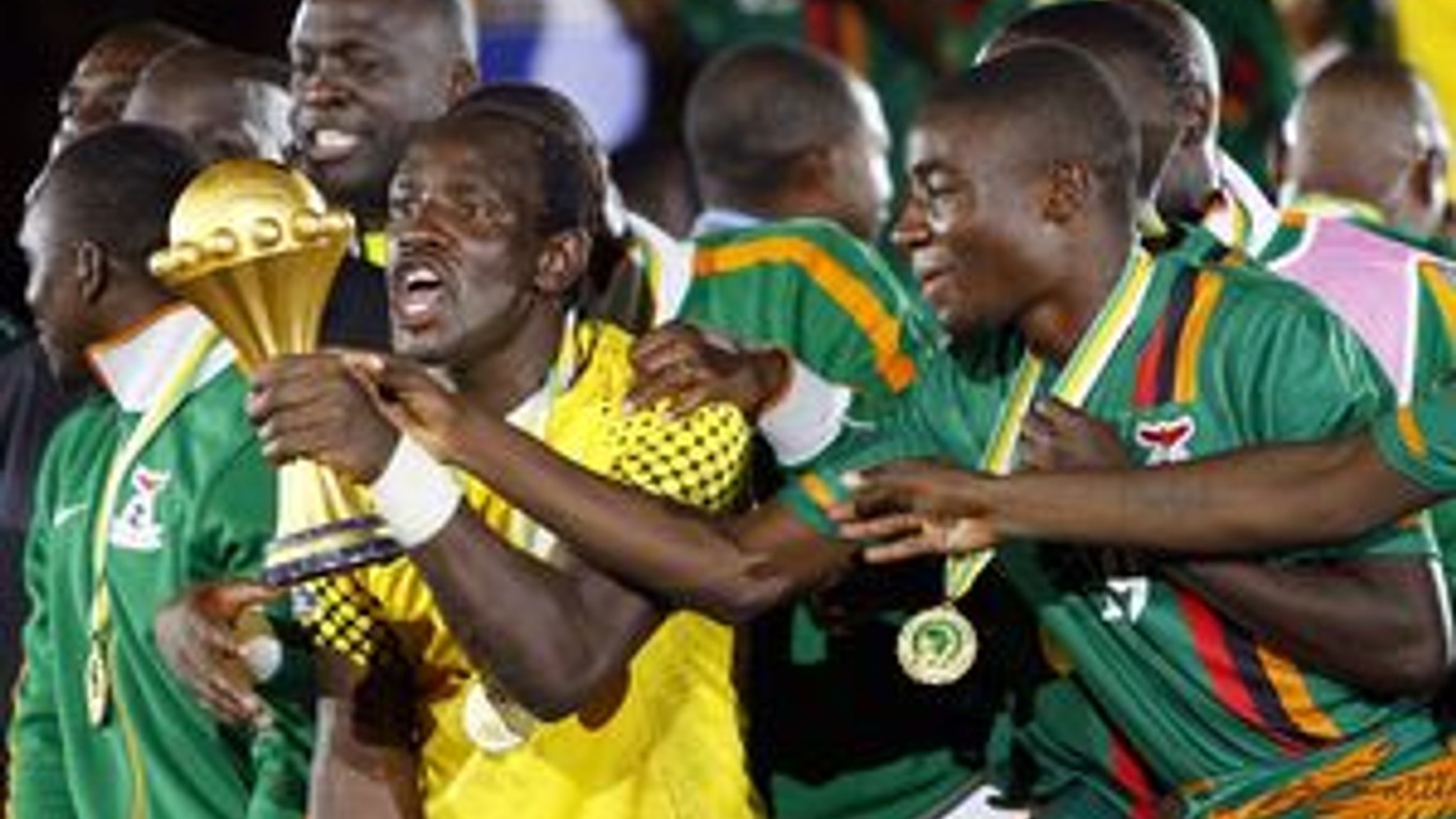 Futbalisti Zambie sa tešia z premiérového titulu na Africkom pohári národov.
