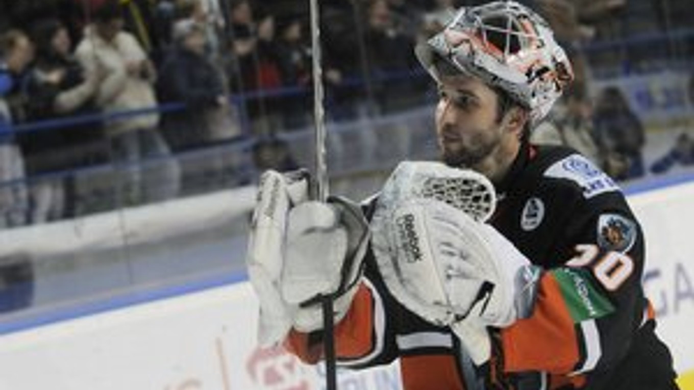 Brankár Ján Laco sa stal oporou Leva v KHL.