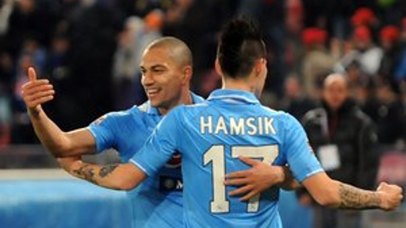 Gokhan Inler a Marek Hamšík.