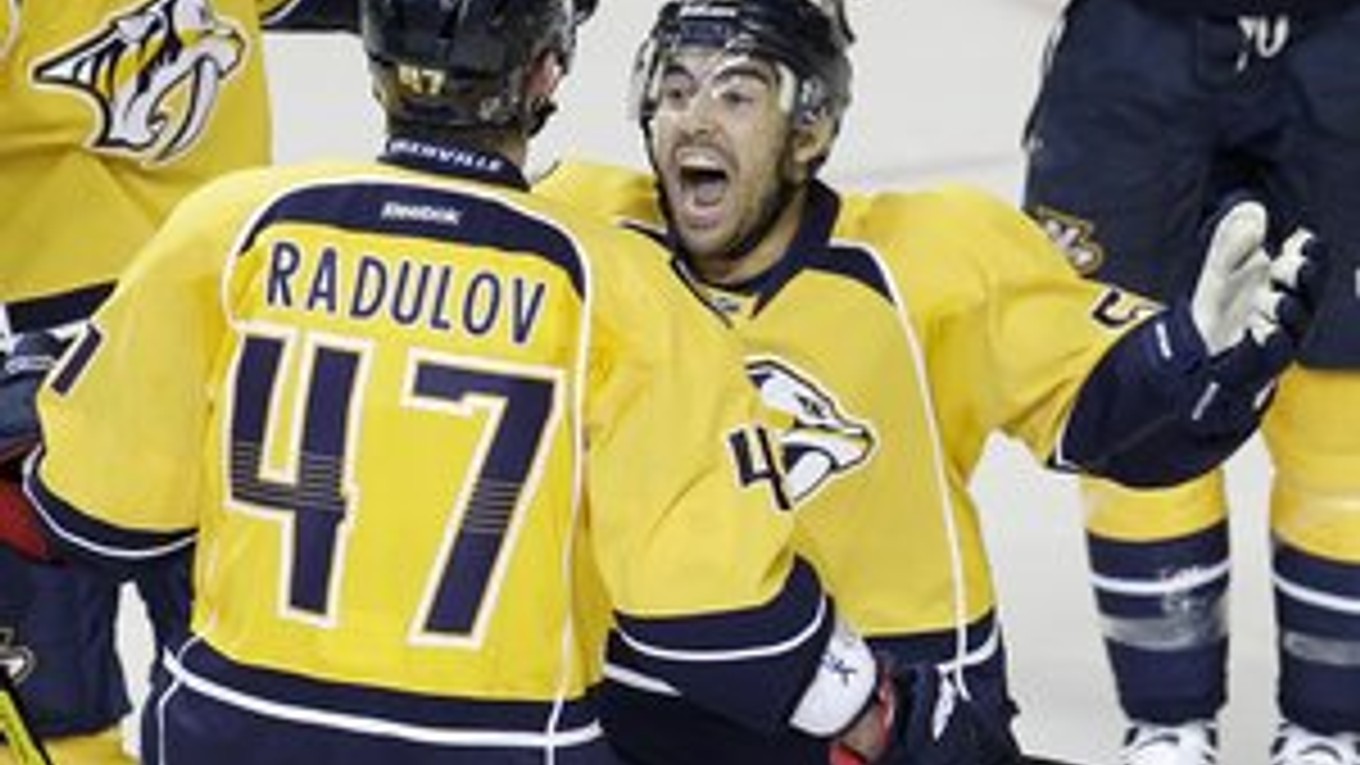 Francis Bouillon z Nashvillu so spoluhráčom Radulovom.