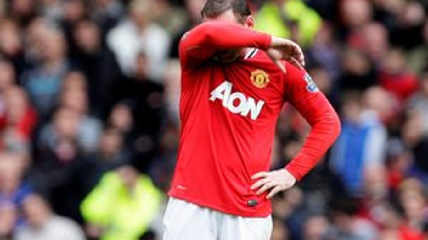 Wayne Rooney skóroval proti Evertonu dvakrát.
