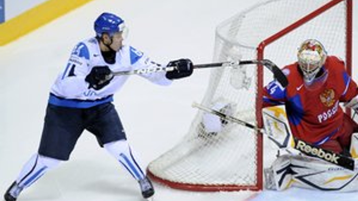 Pamätný gól mladého fínskeho útočníka  Mikaela Granlunda vo vlaňajšom semifinále s Rusmi na MS v Bratislave.