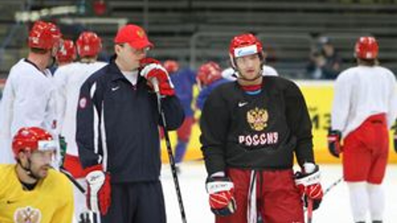 Andrej Nazarov (vľavo) pôsobil aj pri ruskej reprezentácii, na snímke s Alexom Ovečkinom.