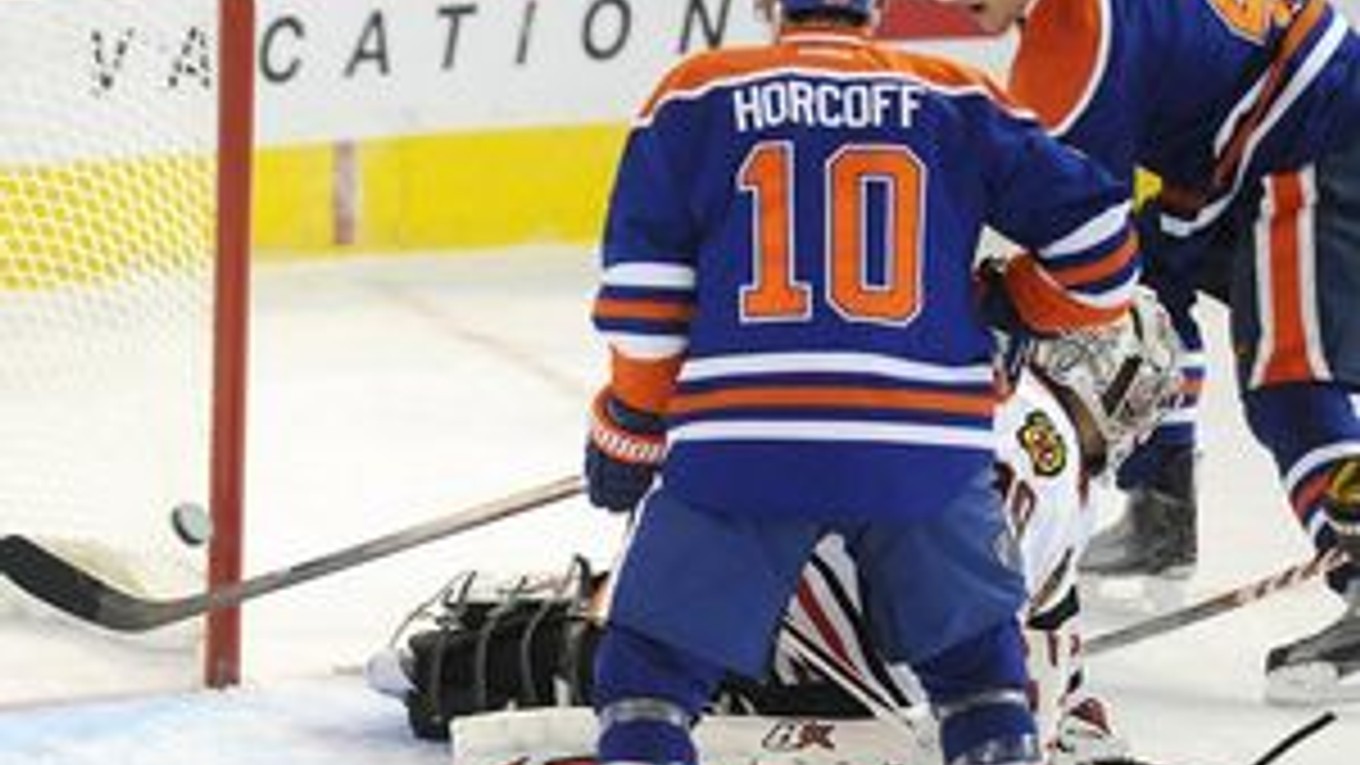 Hráči Edmontonu nedali pred zápasom lídrovi priebežného poradia NHL Chicagu šancu a rozdrvili ho jednoznačne 9:2.