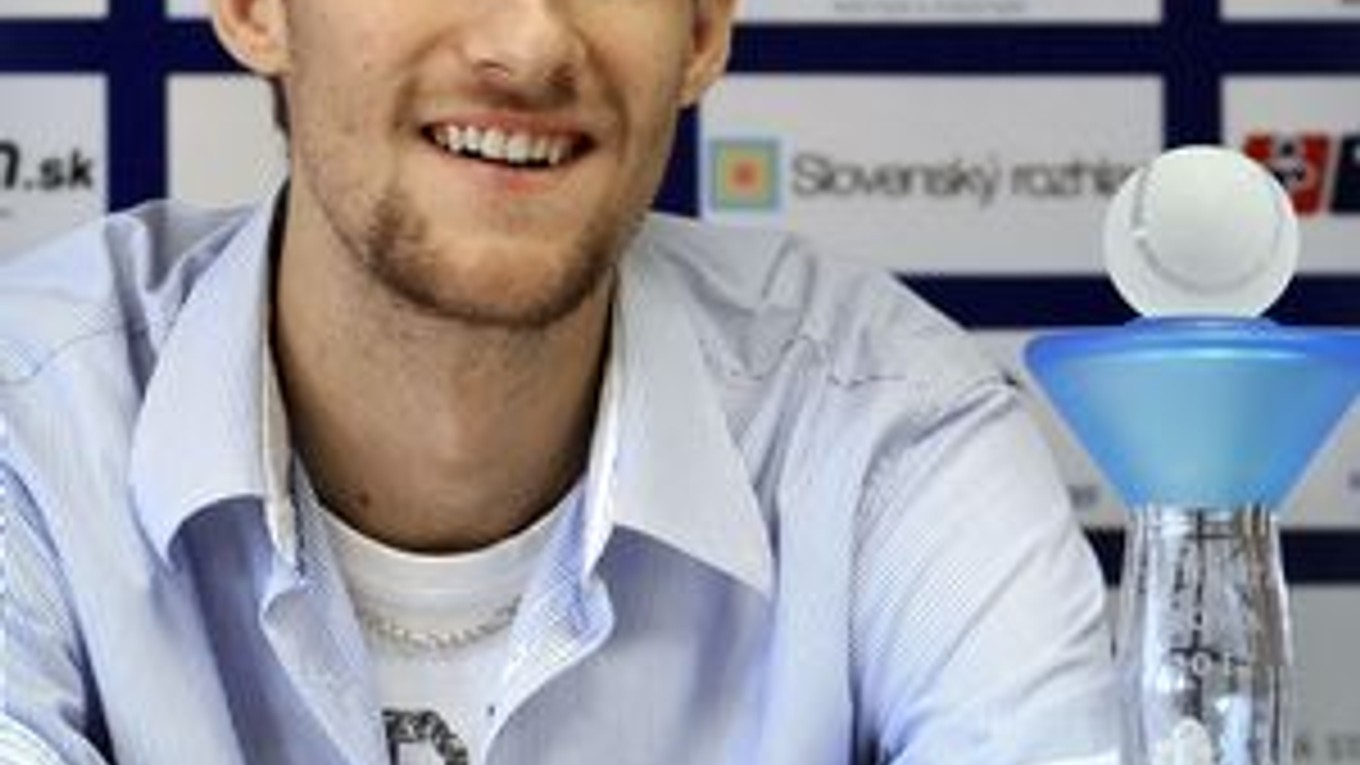 Martin Kližan s víťaznou trofejou v ankete Tenista roka.