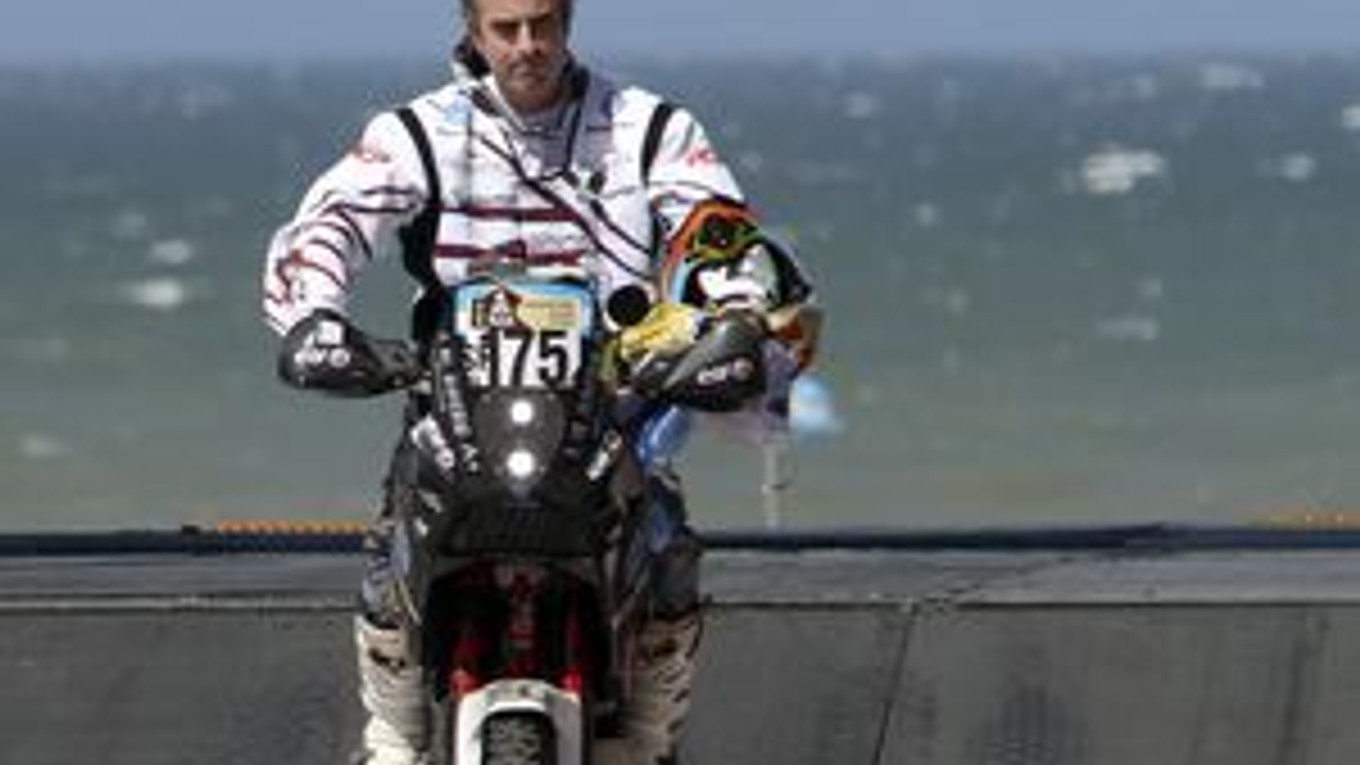 Jorge Martínez Boero počas symbolického štartu Rely Dakar v Mar del Plata.