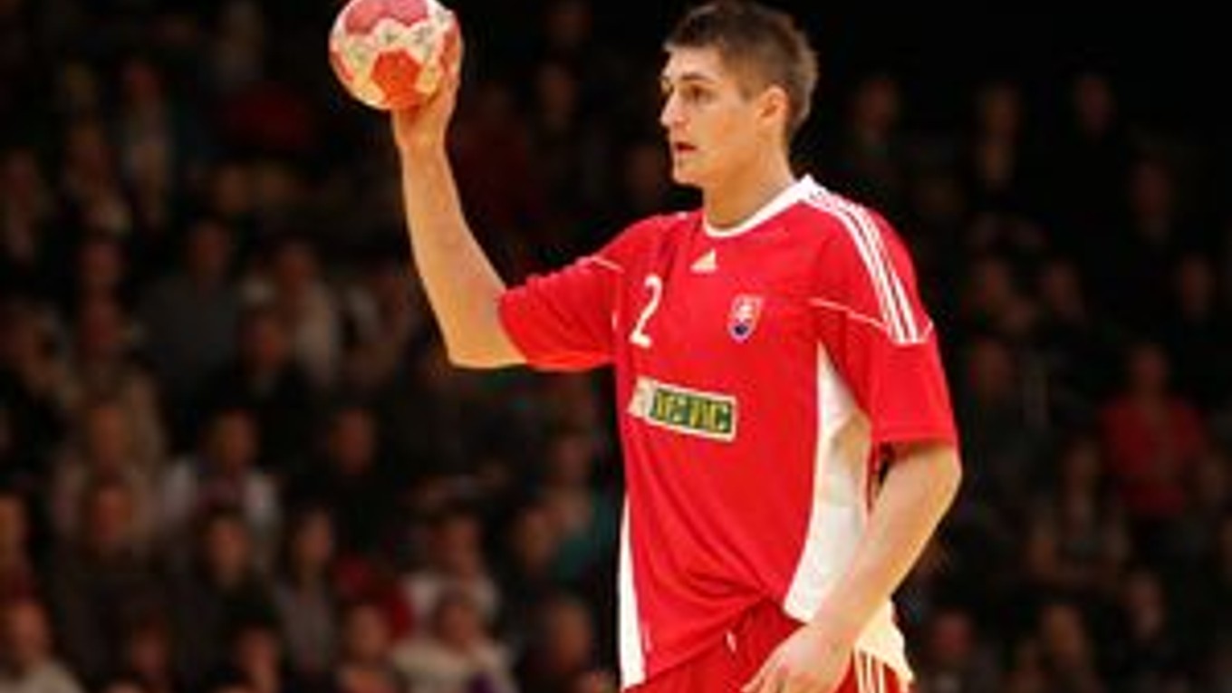 Oliver Rábek (23 r.) patrí medzi najväčšie nádeje slovenskej hádzanej. V posledných zápasoch bol najlepším strelcom. Na veľkom turnaji si zahrá po prvý raz.