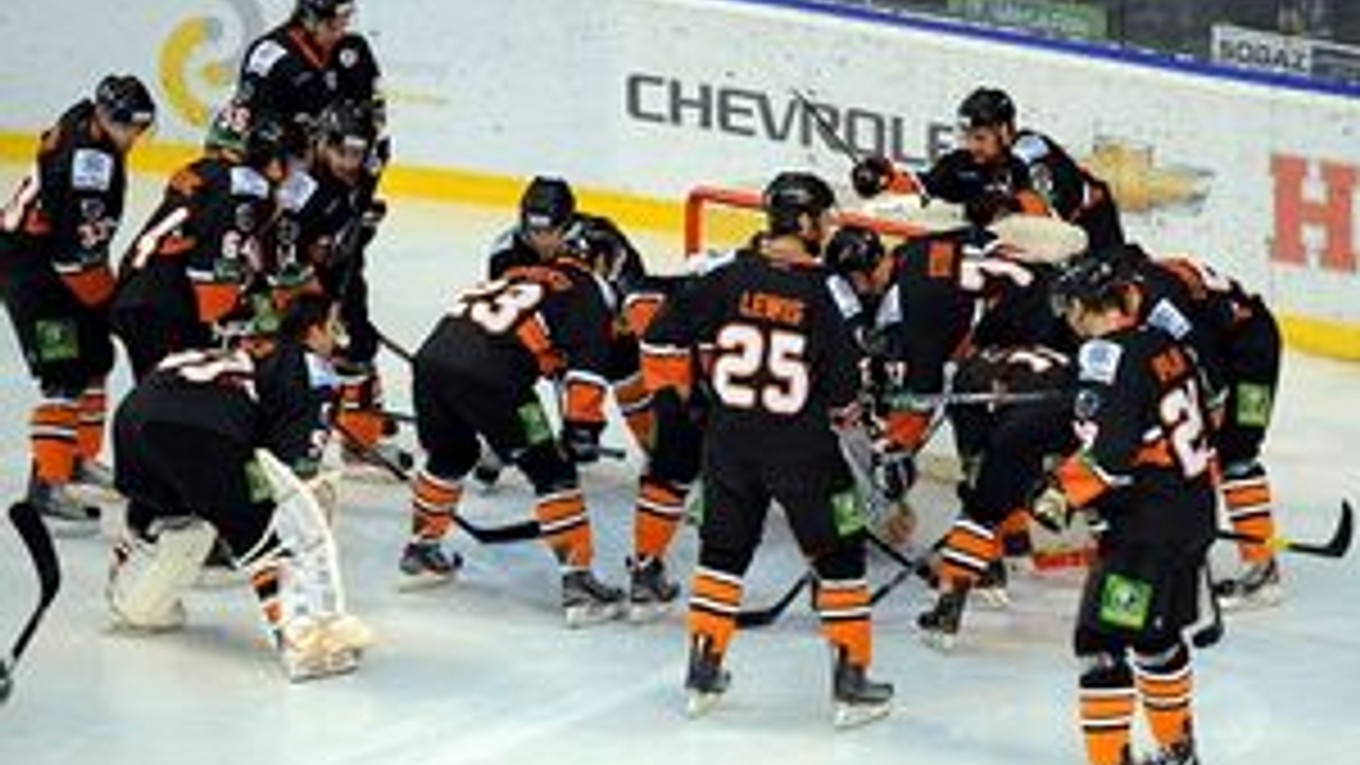 Hráči HC Lev sa naposledy tešili z víťazstva 26. decembra v zápase s CSKA Moskva. Odvtedy šesť razy prehrali. V utorok o 19 h nastúpia na domácom ľade proti obhajcovi titulu z Ufy (vysiela Sport1).