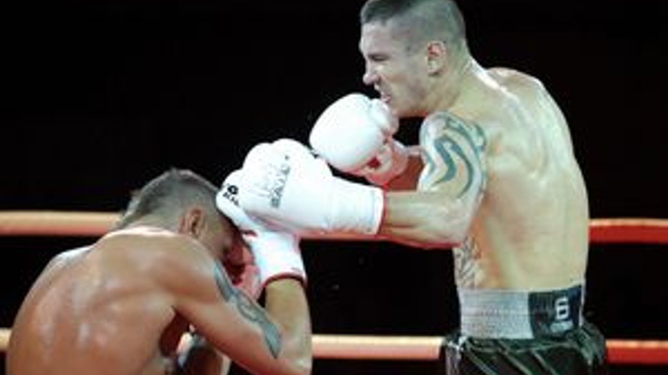 Tomáš Kovács (vpravo) nastúpil proti Steveovi Krökelovi z Nemecka.