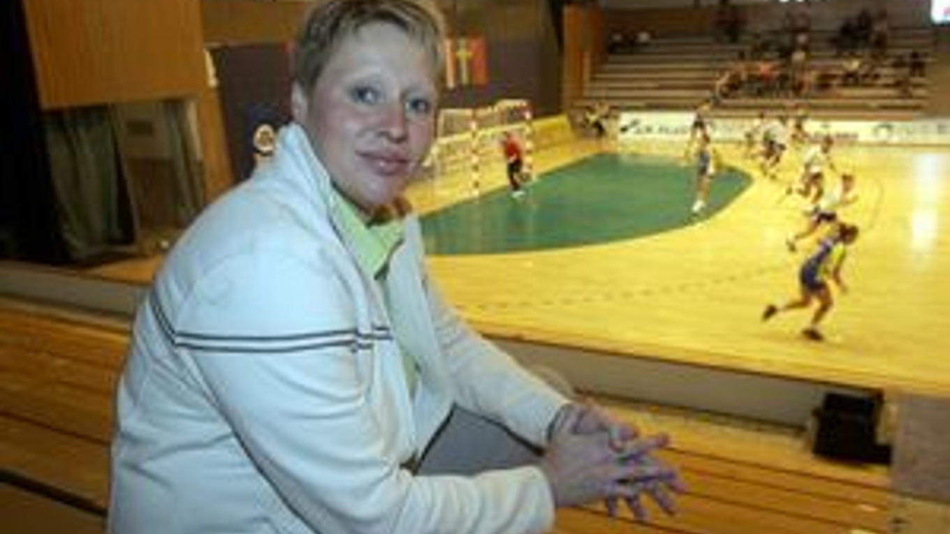 Lenka Černá ukončila hráčsku reprezentačnú kariéru pred dvoma rokmi v štyridsiatich troch. So Šaľou sa stala majsterkou Československa.