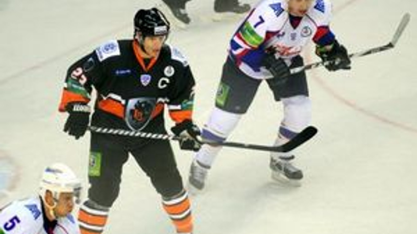 Dva góly Ľuboša Bartečka HC Lev v prvom zápase sezóny nestačili.