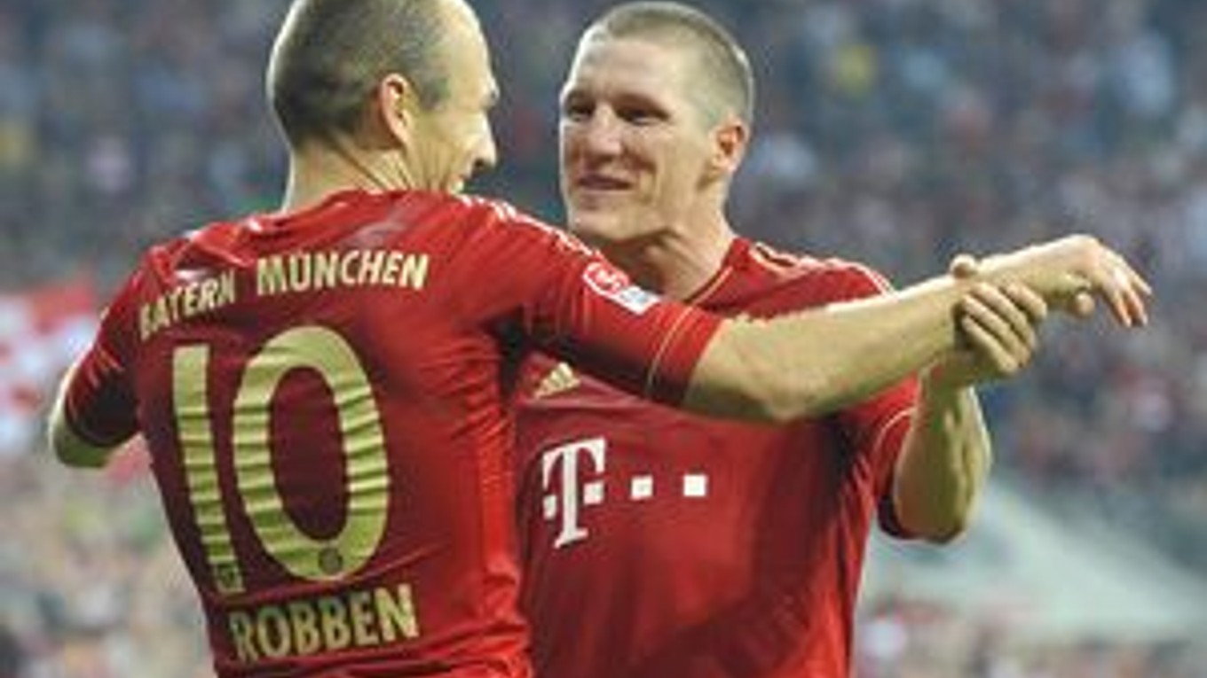 Oslavy Robbena (vľavo)a Schweinsteigera.