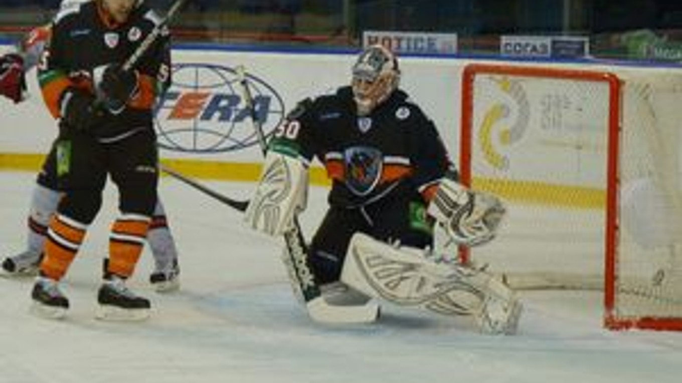 Brankár Ján Laco vychytal v poslednom stretnutí HC Poprad proti Novokuznecku nulu.