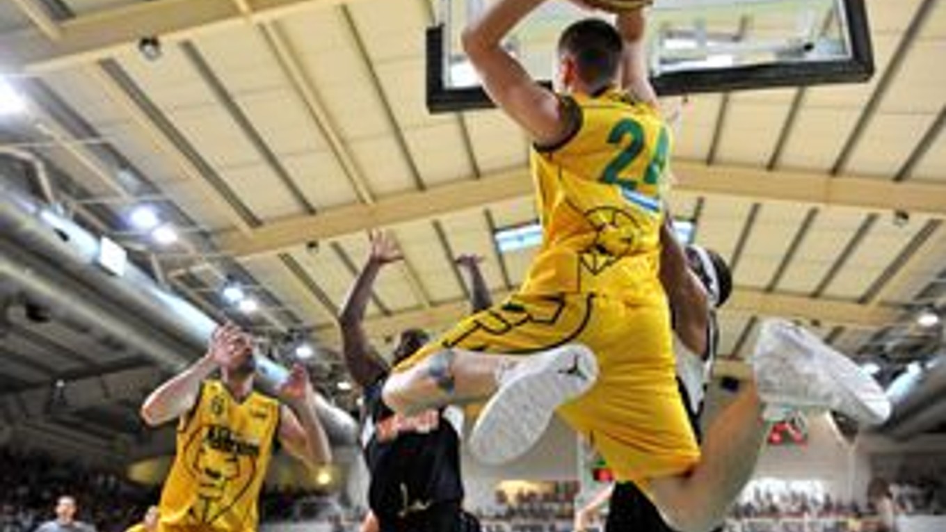 Levickí basketbalisti majú plán skončiť v českej lige v prvej šestke.