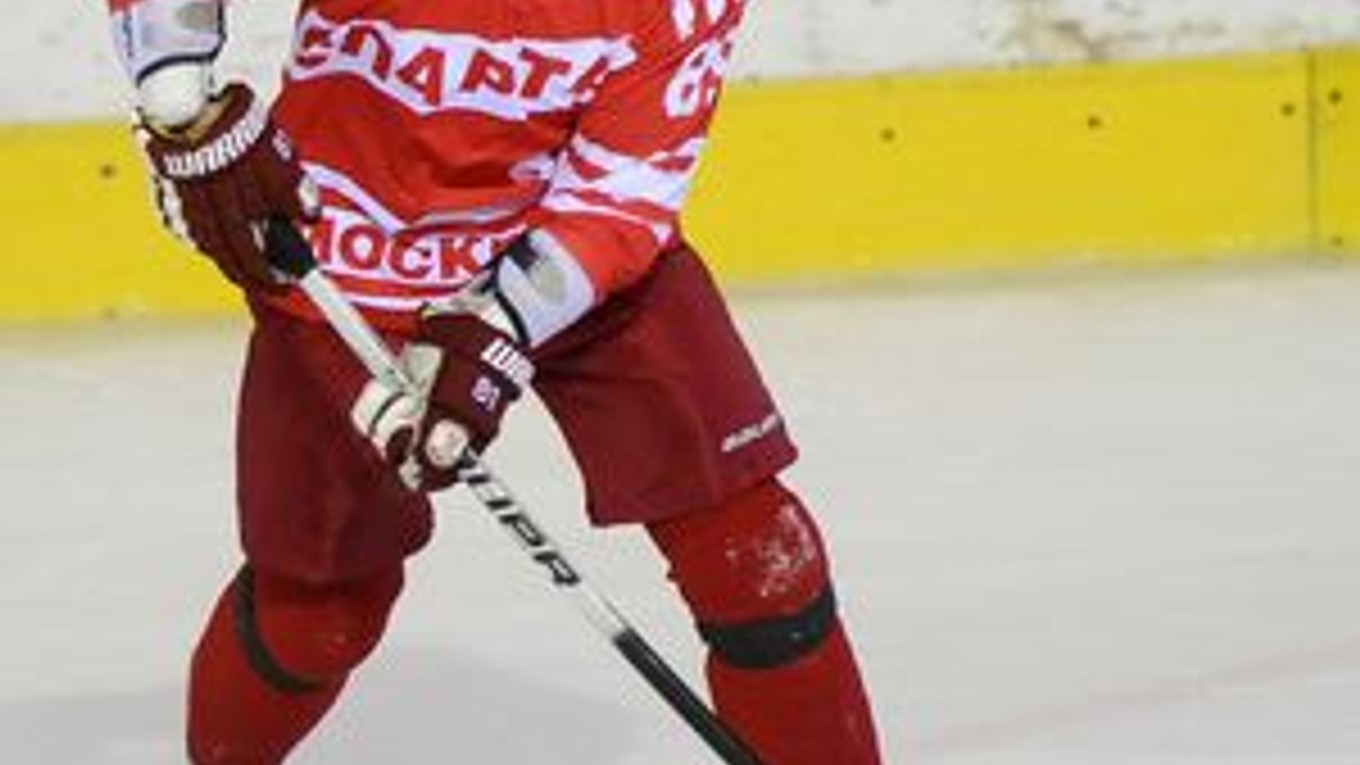 Marcel  Hossa hrá v KHL štvrtú sezónu, do Spartaka Moskva prišiel v lete tohto roku.