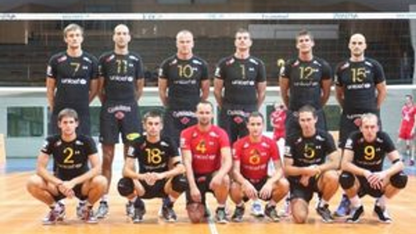 Volejbalisti Volley Teamu UNICEF Bratislava nastupujú ako prvý tím na Slovensku s logom UNICEF.