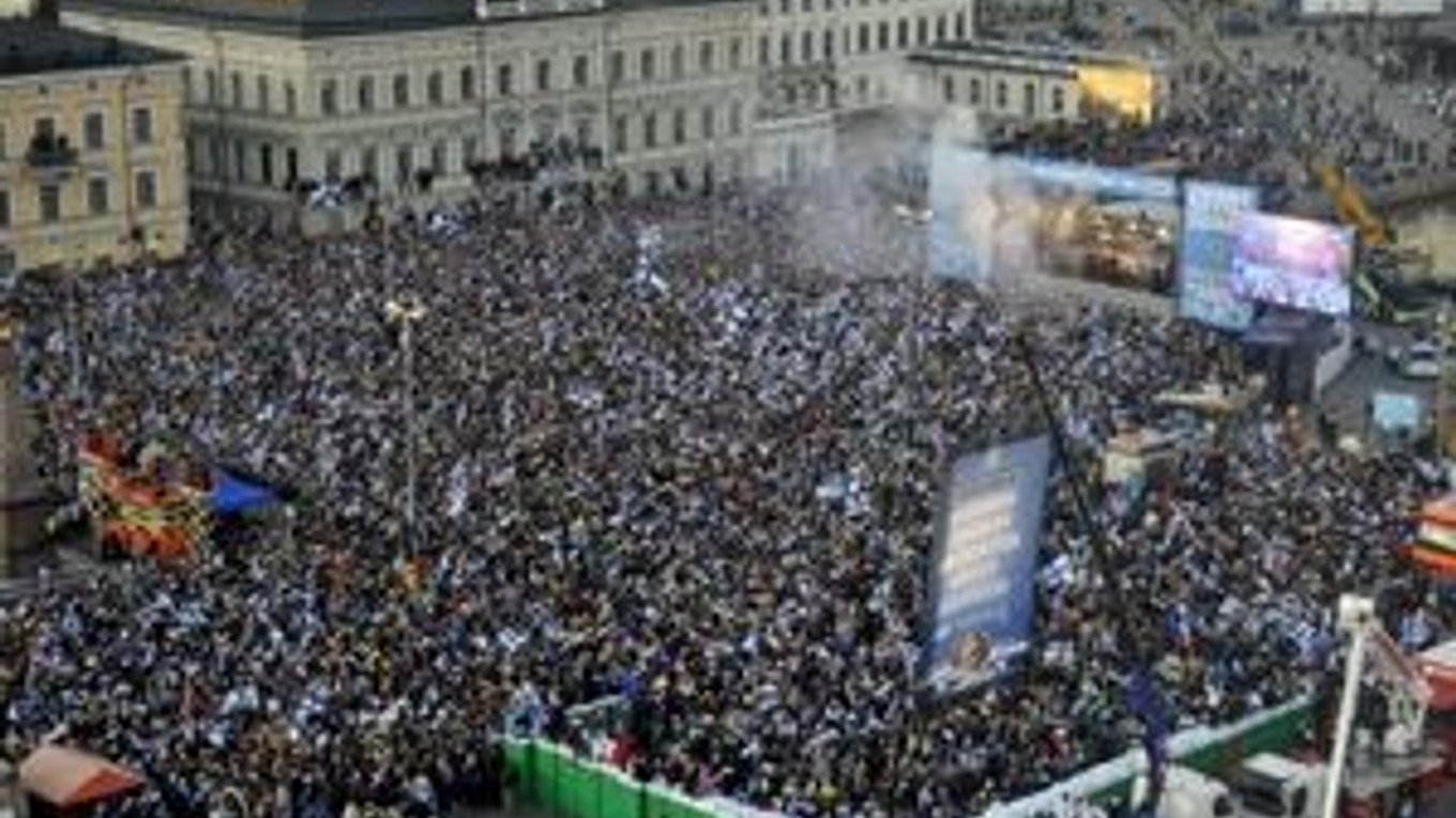S víťazným tímom Fínska oslavovalo na námestí v Helsinkách 90 000 ľudí.