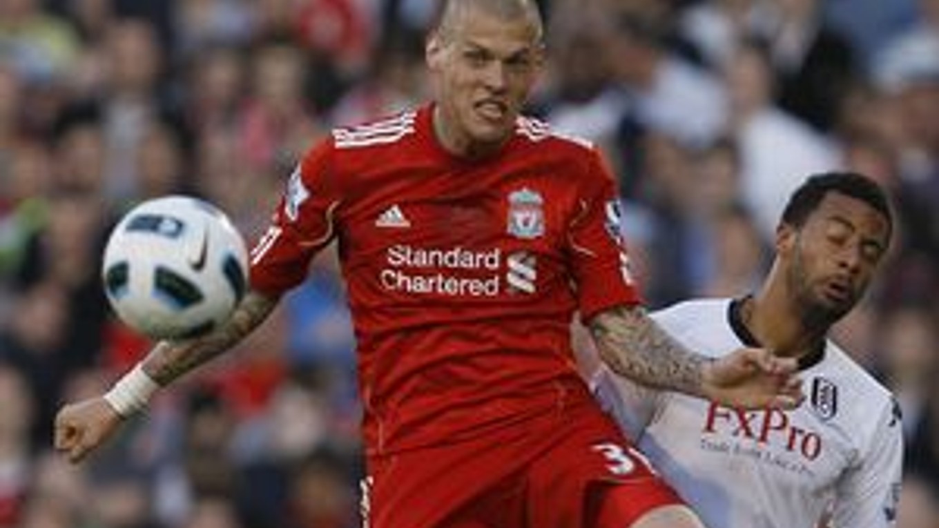 Martin Škrtel a Mousa Demble z FC Fulham.