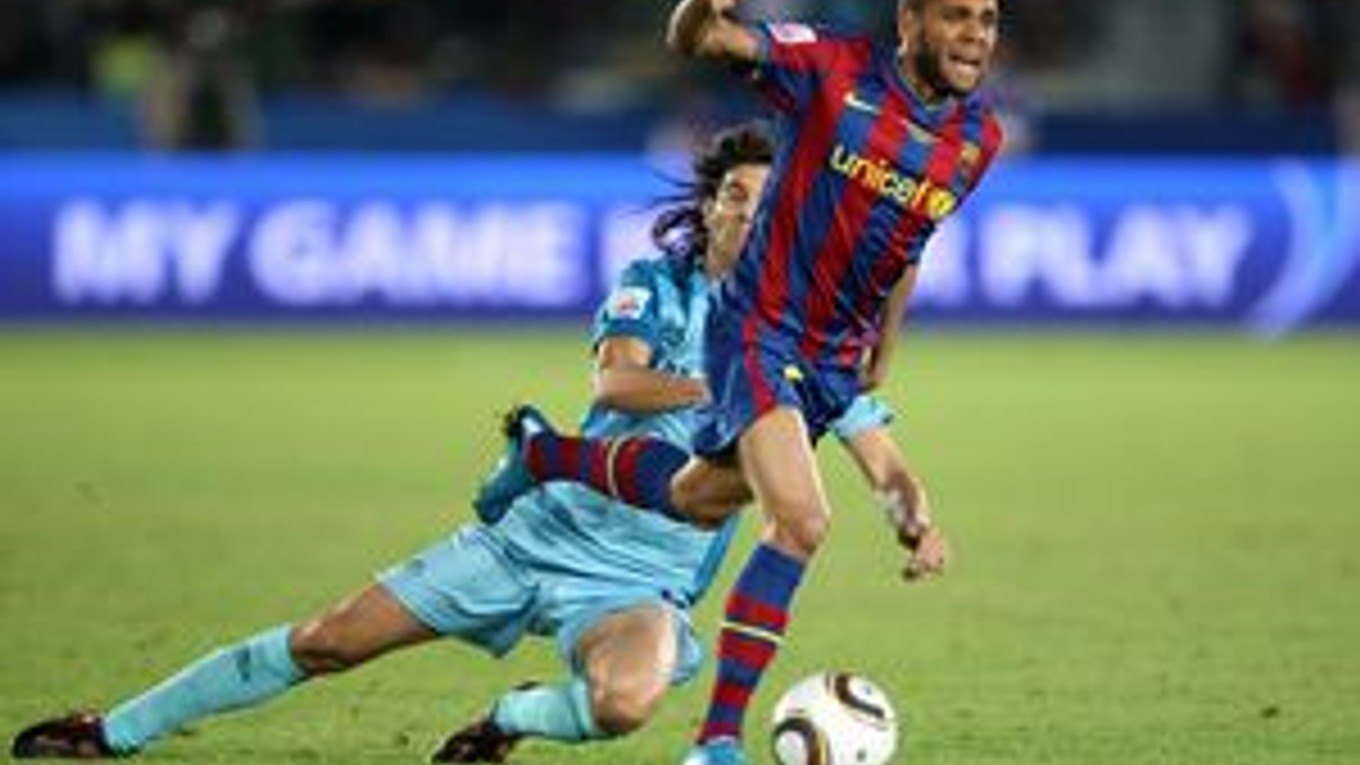 Daniel Alves si myslí, že odchod Cristiana Ronalda Manchestru United pomohol.