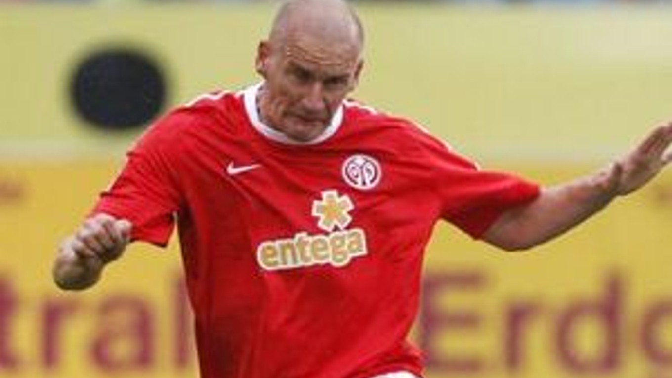 Miroslav Karhan v drese Mainzu.
