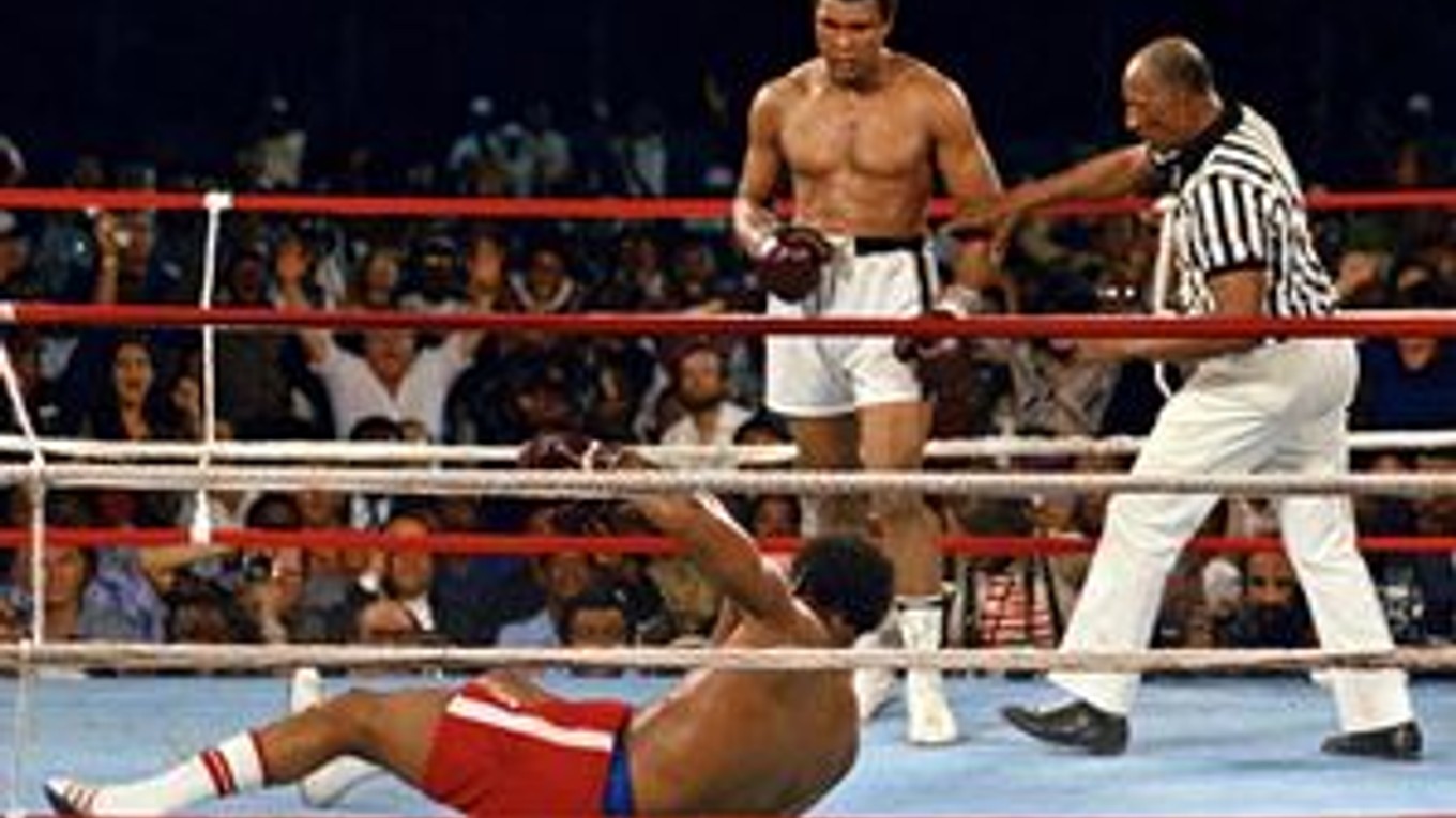 Muhammad Ali počas legendárneho súboja s Georgeom Foremanom v africkej Kinshase.