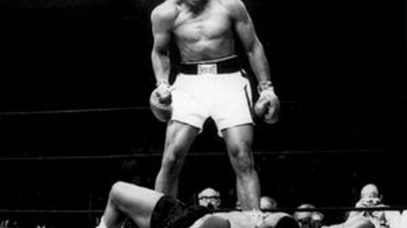 Muhammad Ali knokautoval v boji o titul majstra sveta v roku 1965 Sonnyho Listona už v prvom kole.